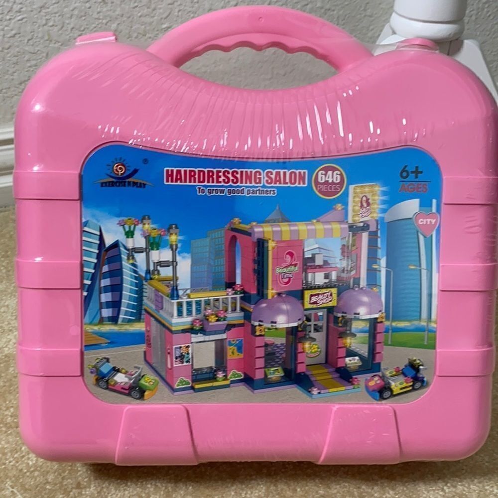 Hairdressing Salon Building Blocks 646 Pieces - NEW in Storage Container